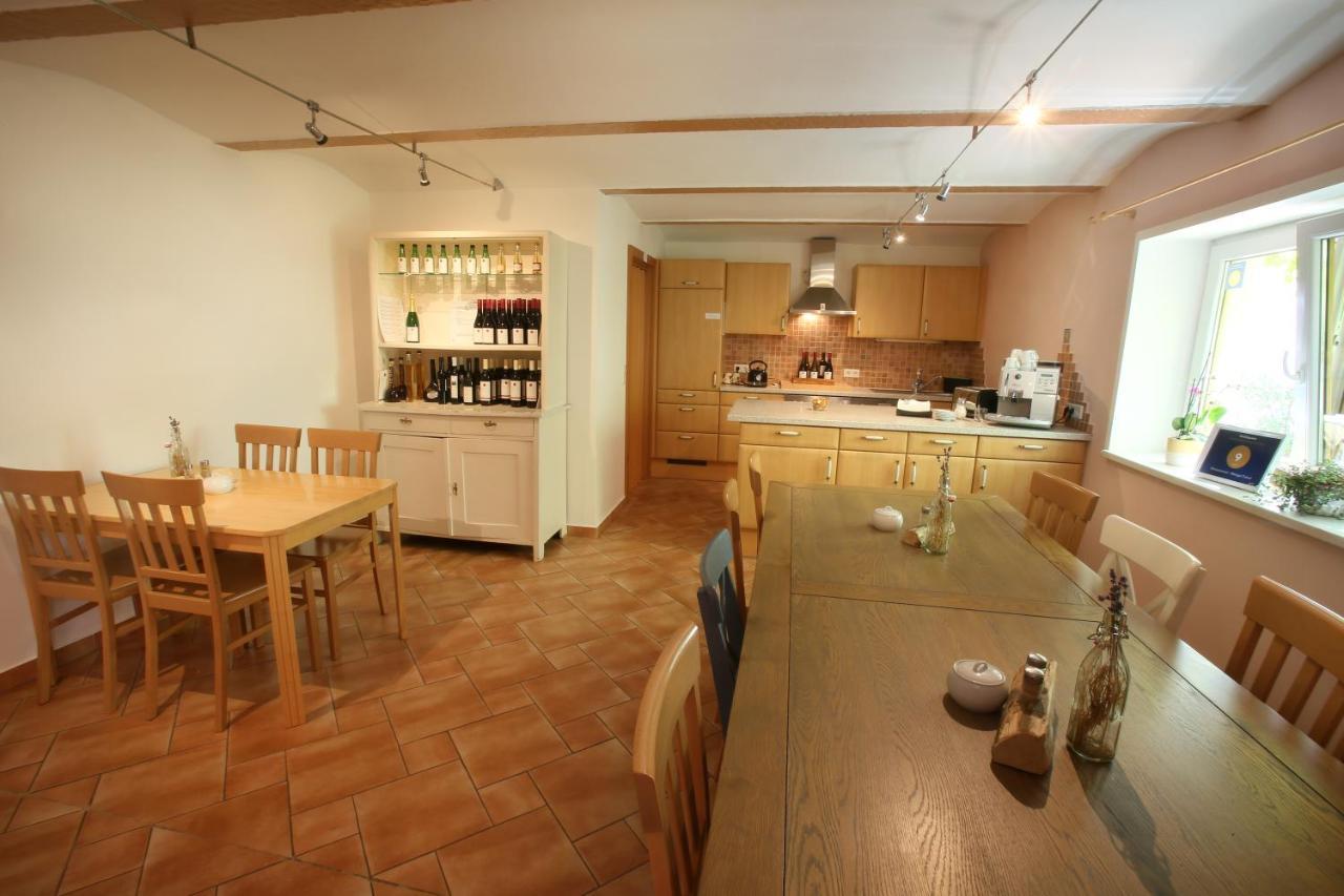 Winzerzimmer - Weingut Tinhof Айзенштадт Экстерьер фото